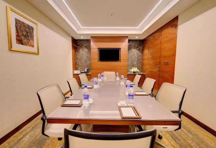 Niranta Airport Transit Hotel & Lounge Terminal 2 Arrivals