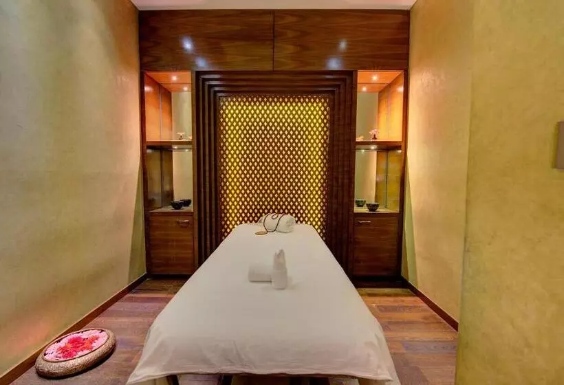 Niranta Airport Transit Hotel & Lounge Terminal 2 Arrivals