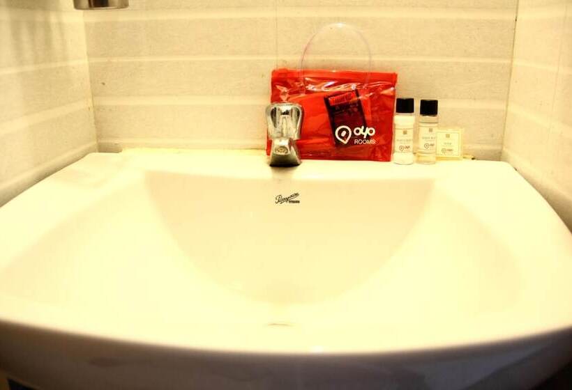 Hotel Oyo Apartments Kharadi