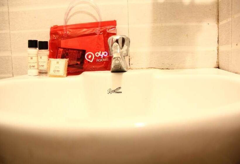 Hotel Oyo Apartments Kharadi