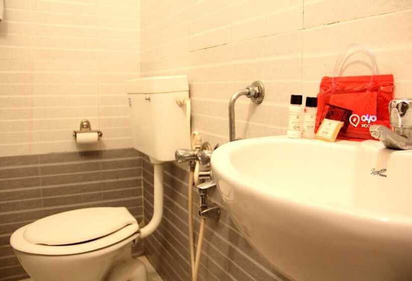 Hotel Oyo Apartments Kharadi