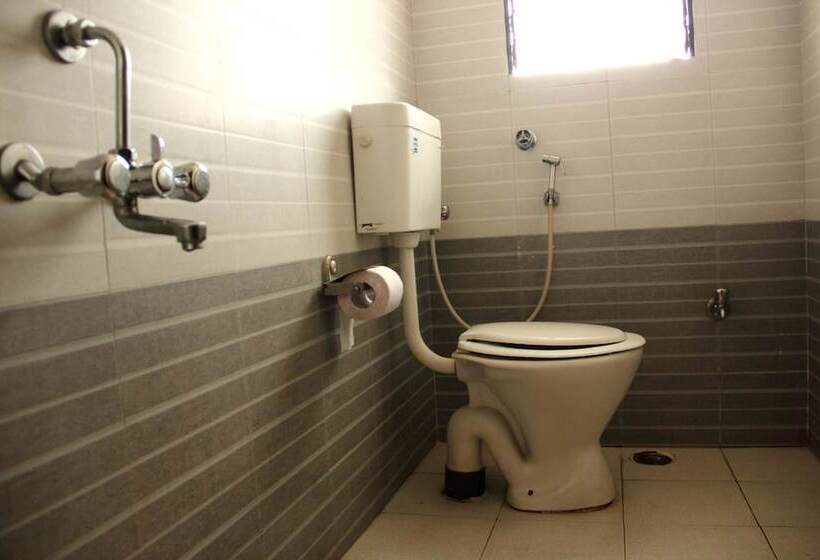 Hotel Oyo Apartments Kharadi