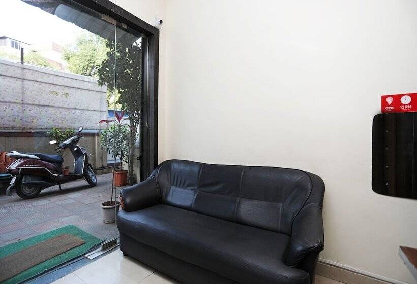 Hotel Oyo Apartments Kharadi