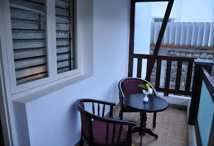 Hotel Oyo Premium Observatory Road