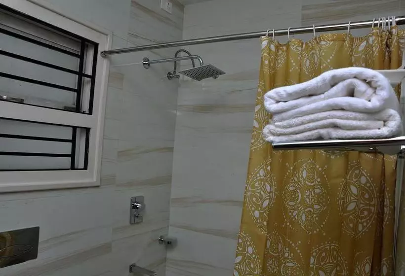 Hotel Oyo Premium Observatory Road