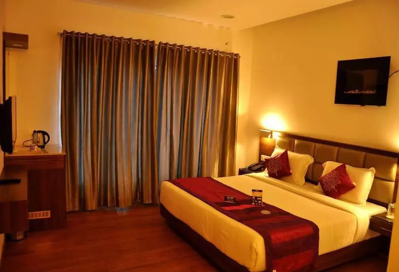 Hotel Oyo Premium Observatory Road