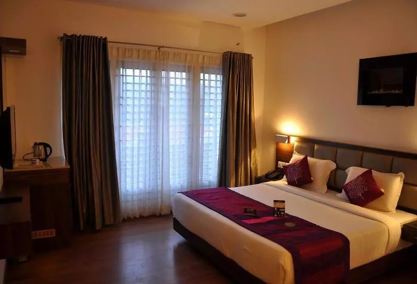 Hotel Oyo Premium Observatory Road