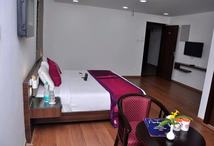 Hotel Oyo Premium Observatory Road