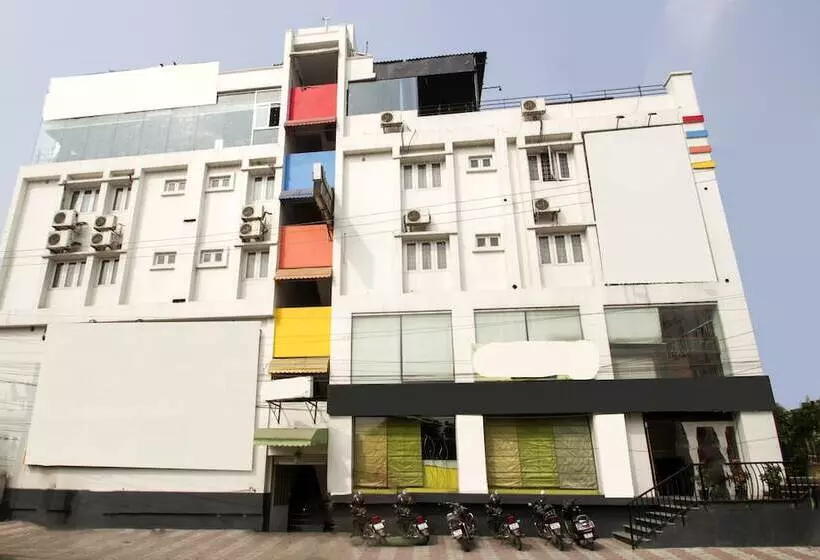 ホテル Oyo Rooms Inorbit Mall