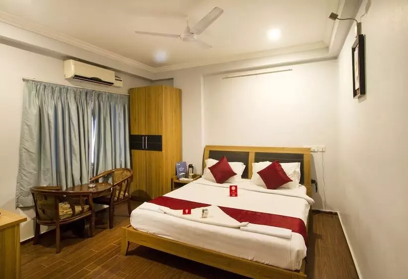 ホテル Oyo Rooms Inorbit Mall
