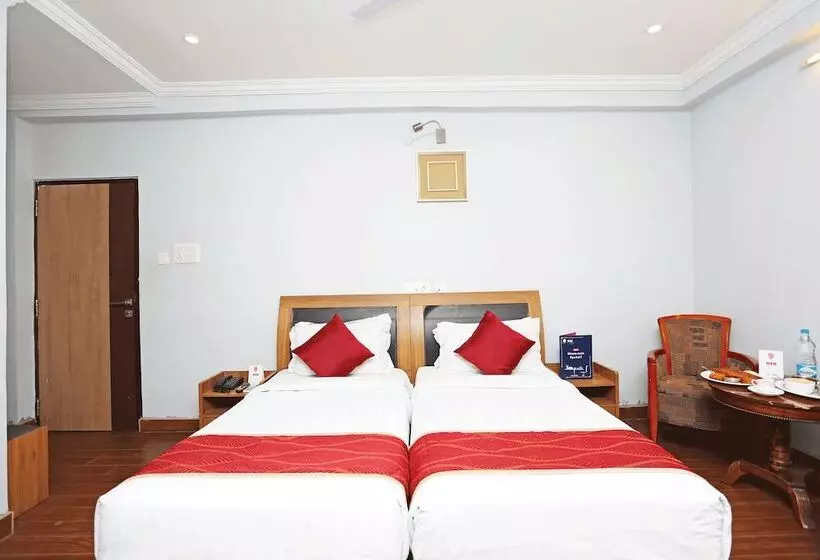 ホテル Oyo Rooms Inorbit Mall