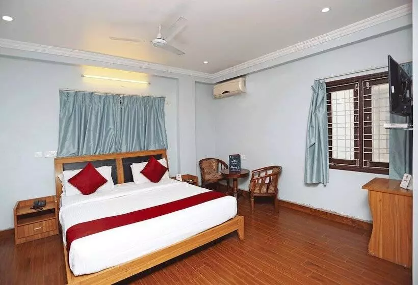 ホテル Oyo Rooms Inorbit Mall