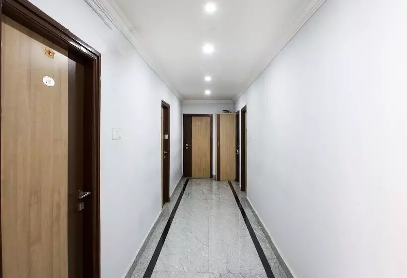 ホテル Oyo Rooms Inorbit Mall