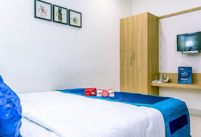 בית מלון כפרי Oyo Rooms Opposite Cmr Central