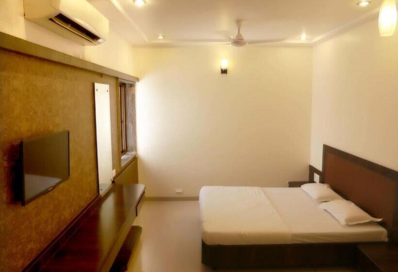 ホテル Sai Ramanand