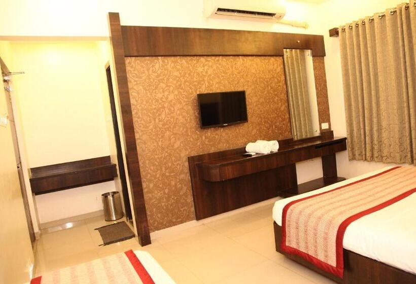 ホテル Sai Ramanand