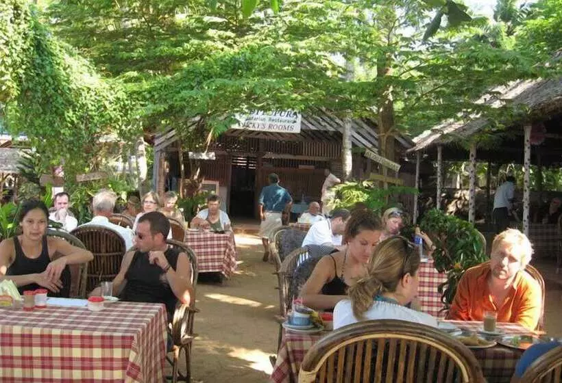 Pensão Jicky S Nest