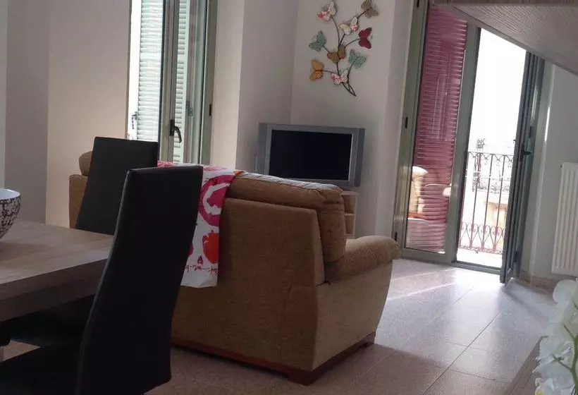 Apartamentos Dalinium