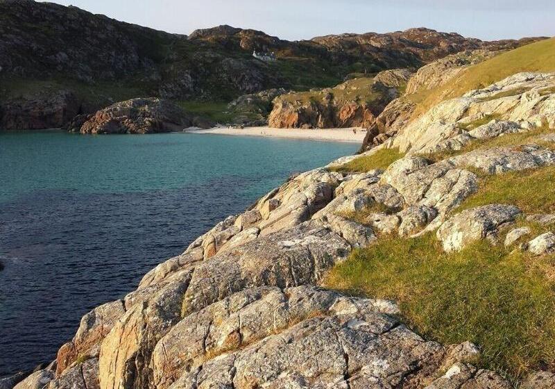 민박 Altnacealgach Motel