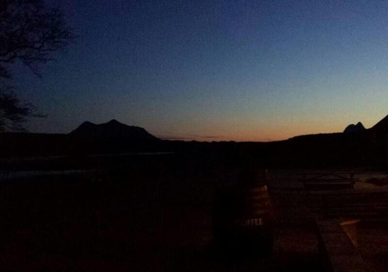 민박 Altnacealgach Motel