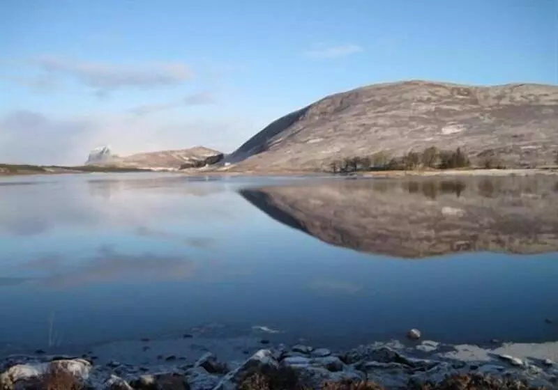 مبيت وإفطار Altnacealgach Motel