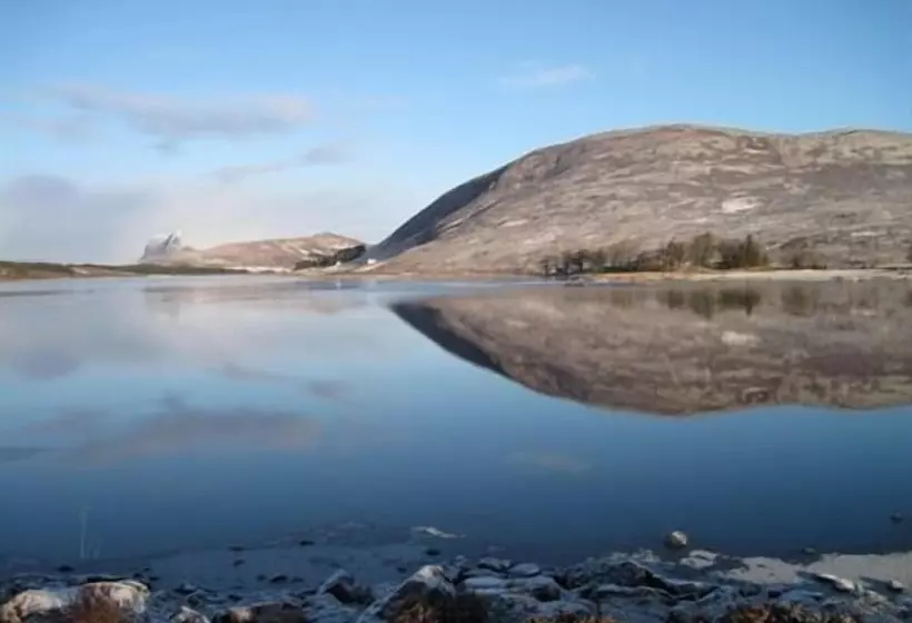 مبيت وإفطار Altnacealgach Motel