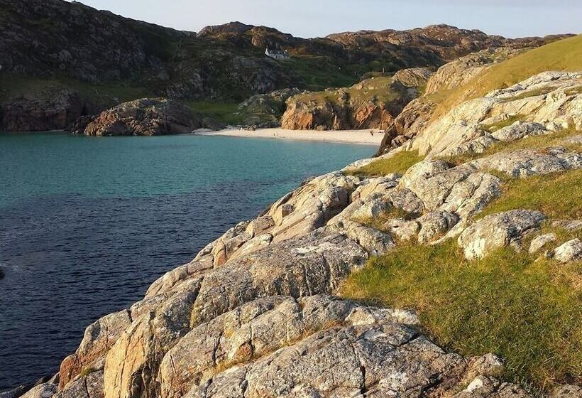 민박 Altnacealgach Motel