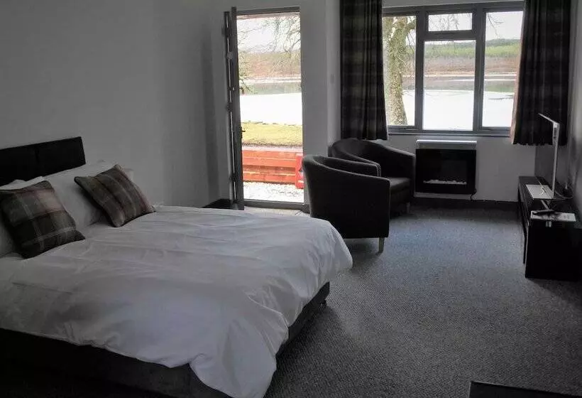 مبيت وإفطار Altnacealgach Motel