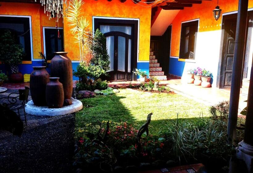 Casa Chikita Bed & Breakfast