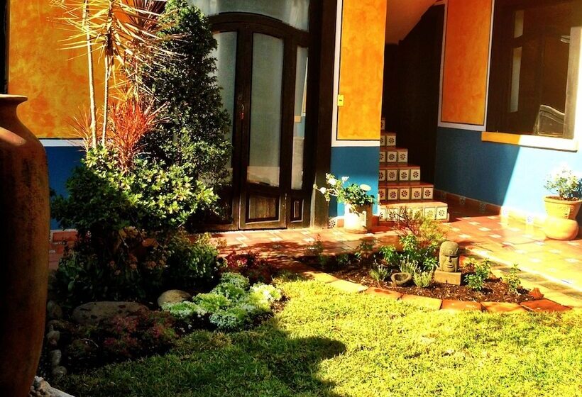 Casa Chikita Bed & Breakfast