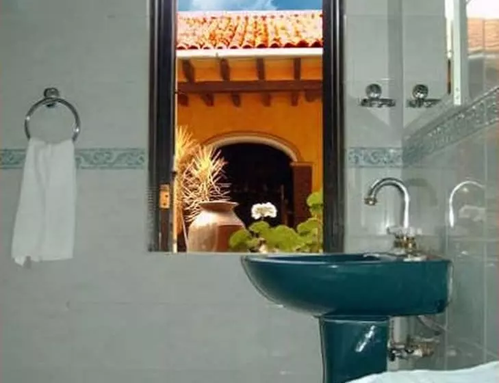 Casa Chikita Bed & Breakfast