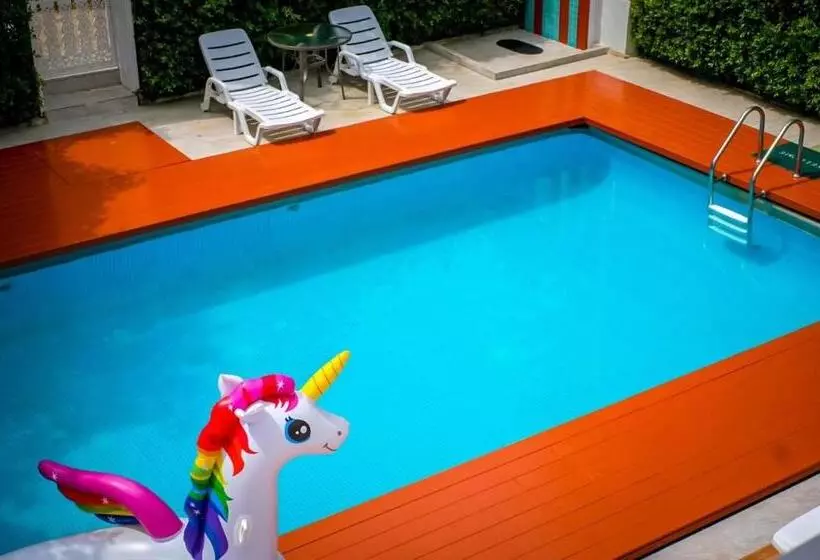 هتل Baan Luang Harn