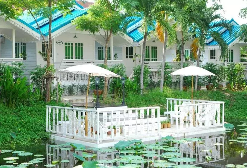 هتل Baan Luang Harn