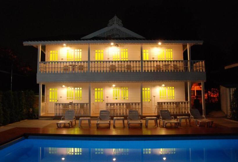 ホテル Baan Luang Harn