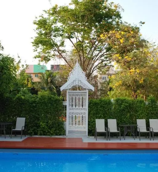 هتل Baan Luang Harn