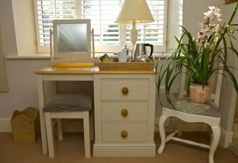 בית מלון כפרי Bell At Hampton