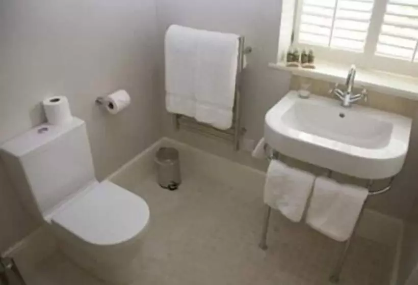 בית מלון כפרי Bell At Hampton