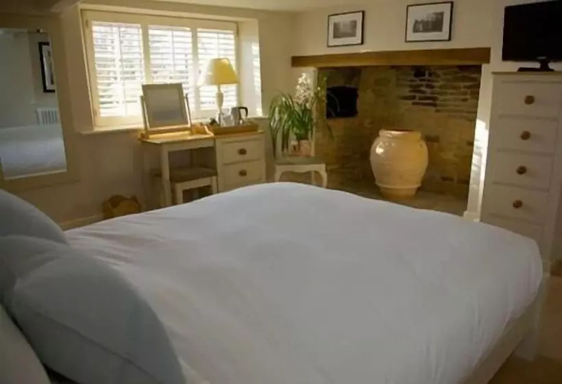 בית מלון כפרי Bell At Hampton