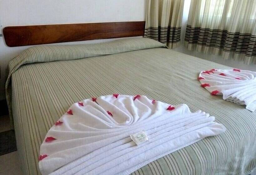 فندق Jaroje Centro