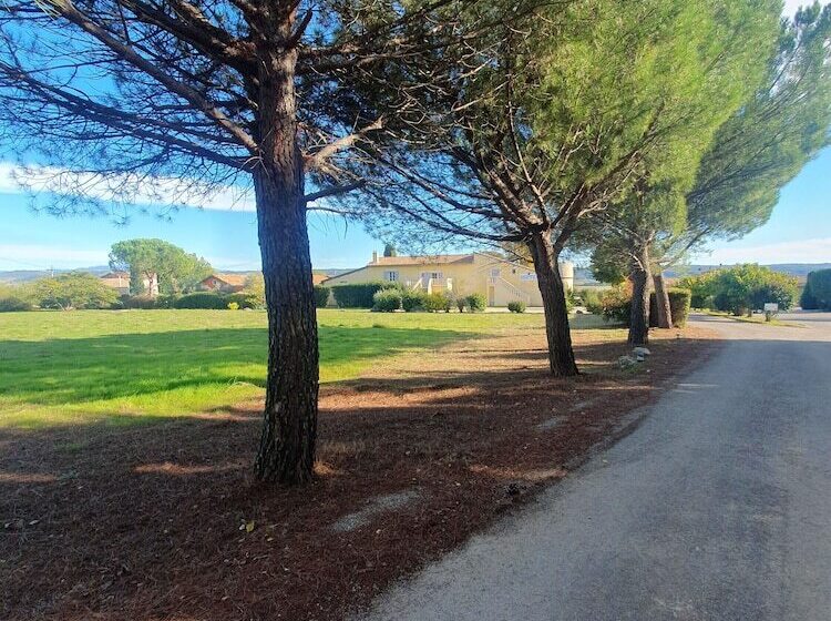 Le Mas Des Quintrands Manosque Motel De Charme