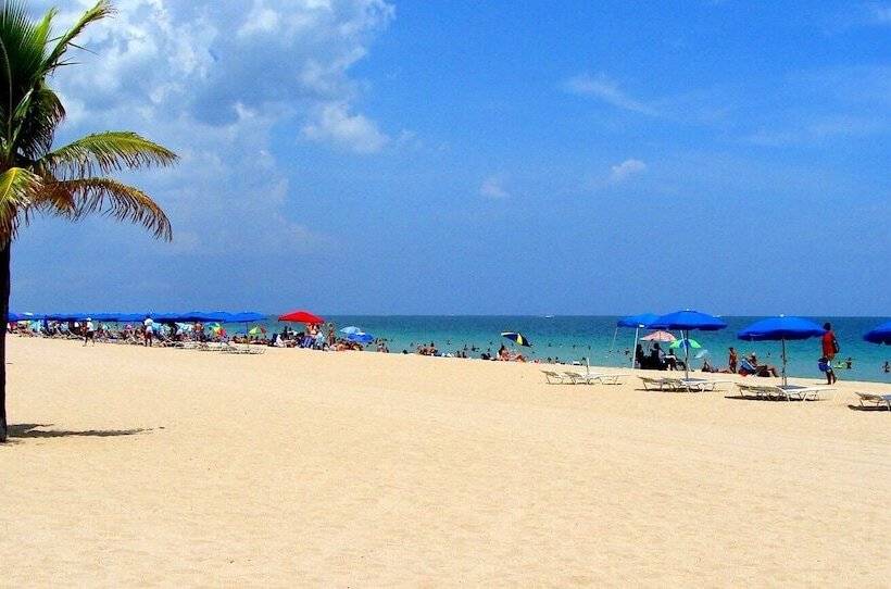 فندق على الطريق Ocean Beach Palace