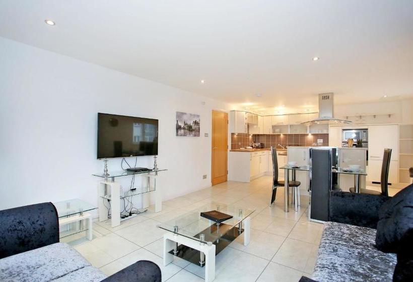 Orange Apartments   Kepplestone