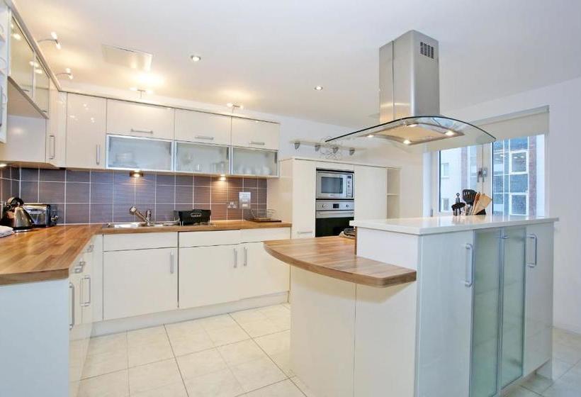 Orange Apartments   Kepplestone