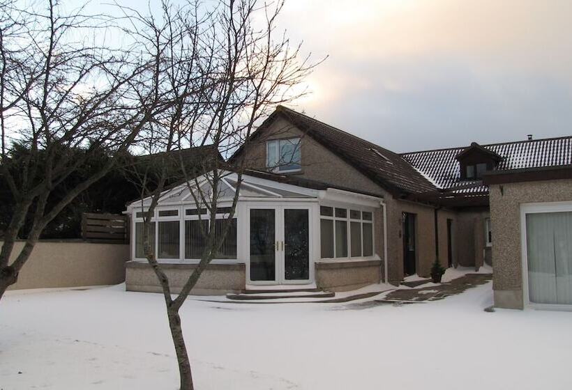 Pensione Karrawa Guest House