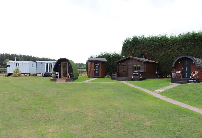 Majatalo Old Hall House, Nec