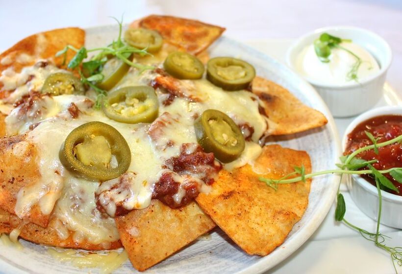 Majatalo Old Hall House, Nec