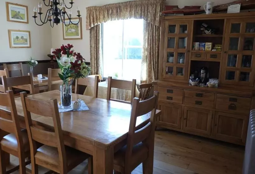 펜션 Old Hall House, Nec