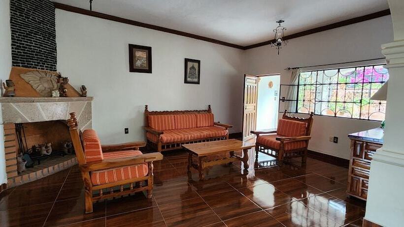 پانسیون Posada San Javier