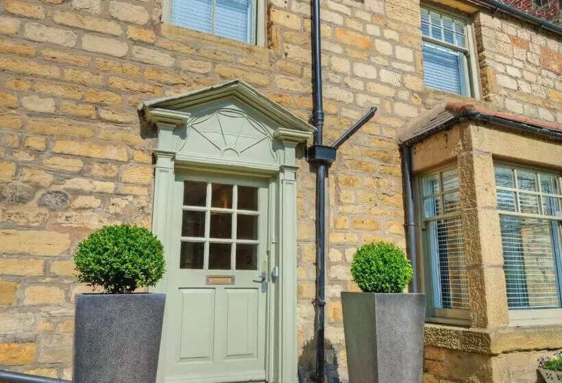 膳宿费 The Bondgate Boutique