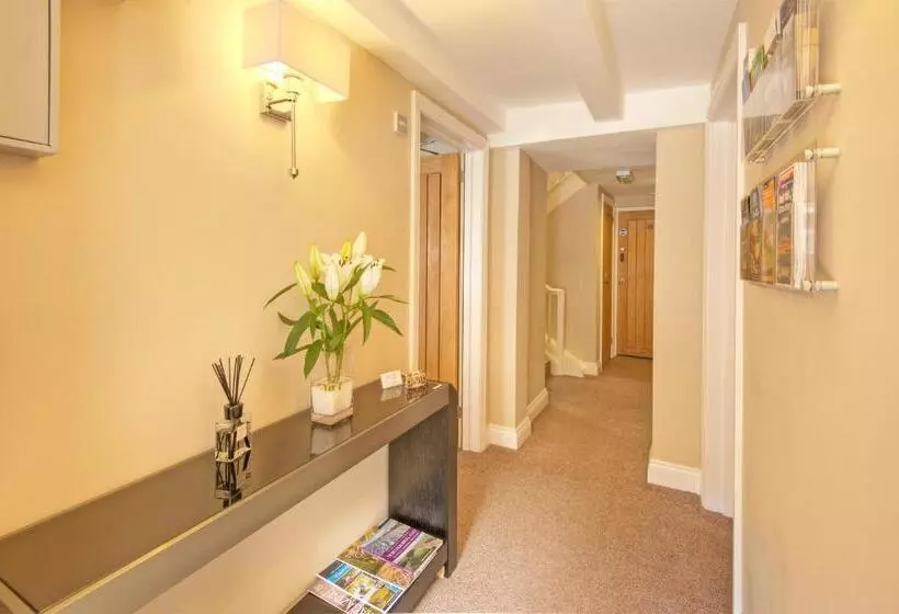 膳宿费 The Bondgate Boutique